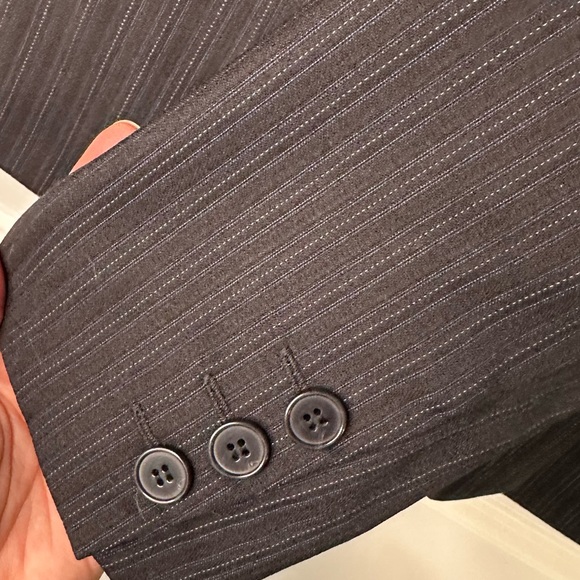 Anne Klein ladies pants suit black with blue/gray pinstripes size 4 - Picture 3 of 8